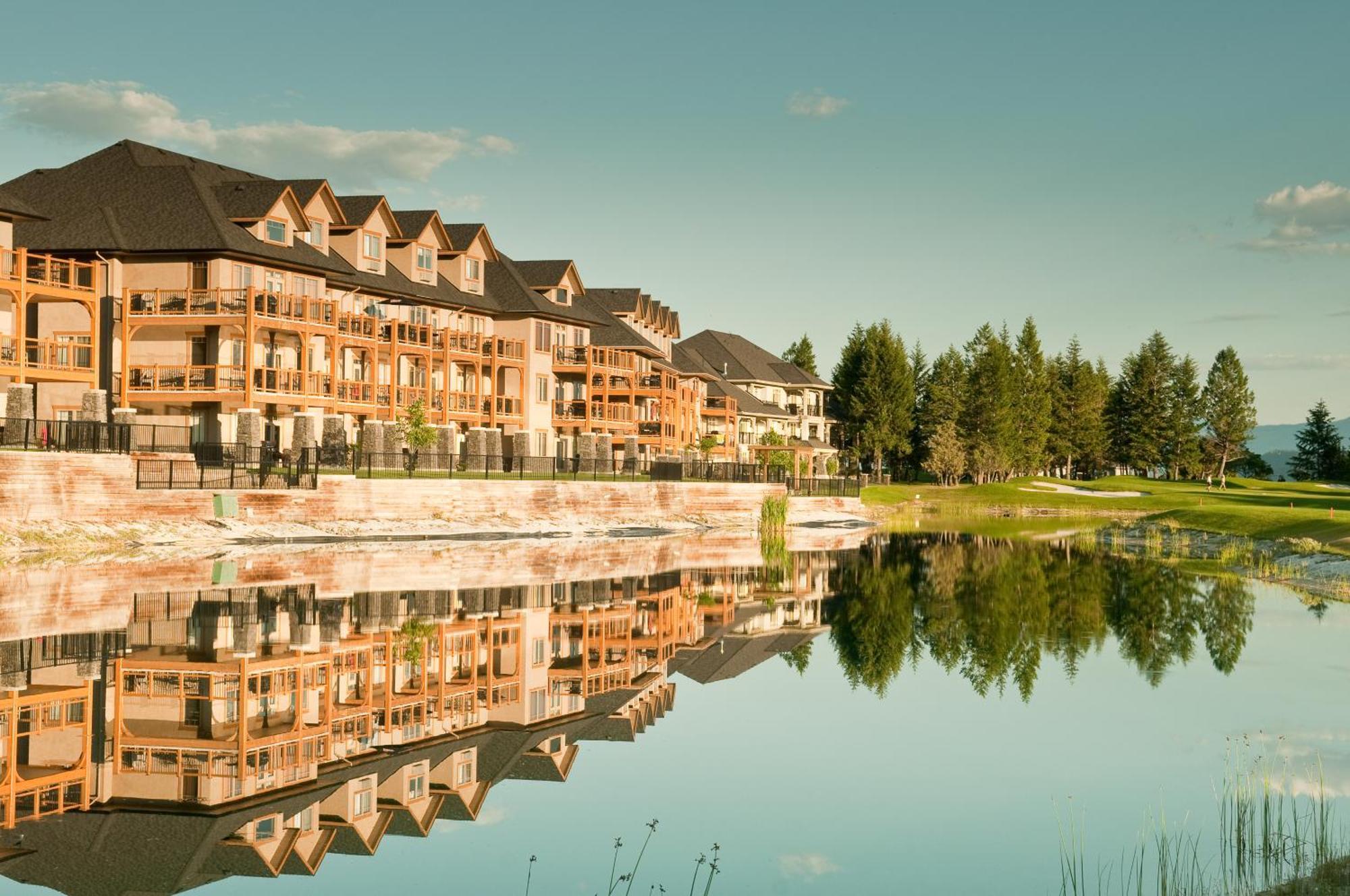Bighorn Meadows Resort Radium Hot Springs Exteriör bild